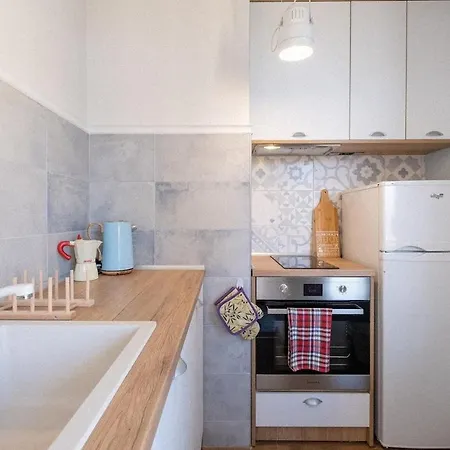 Lovely 1 Bdrm Apt / Central Colorful Cozy Gem 아파트 *