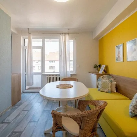 Lovely 1 Bdrm Apt / Central Colorful Cozy Gem Апартамент София